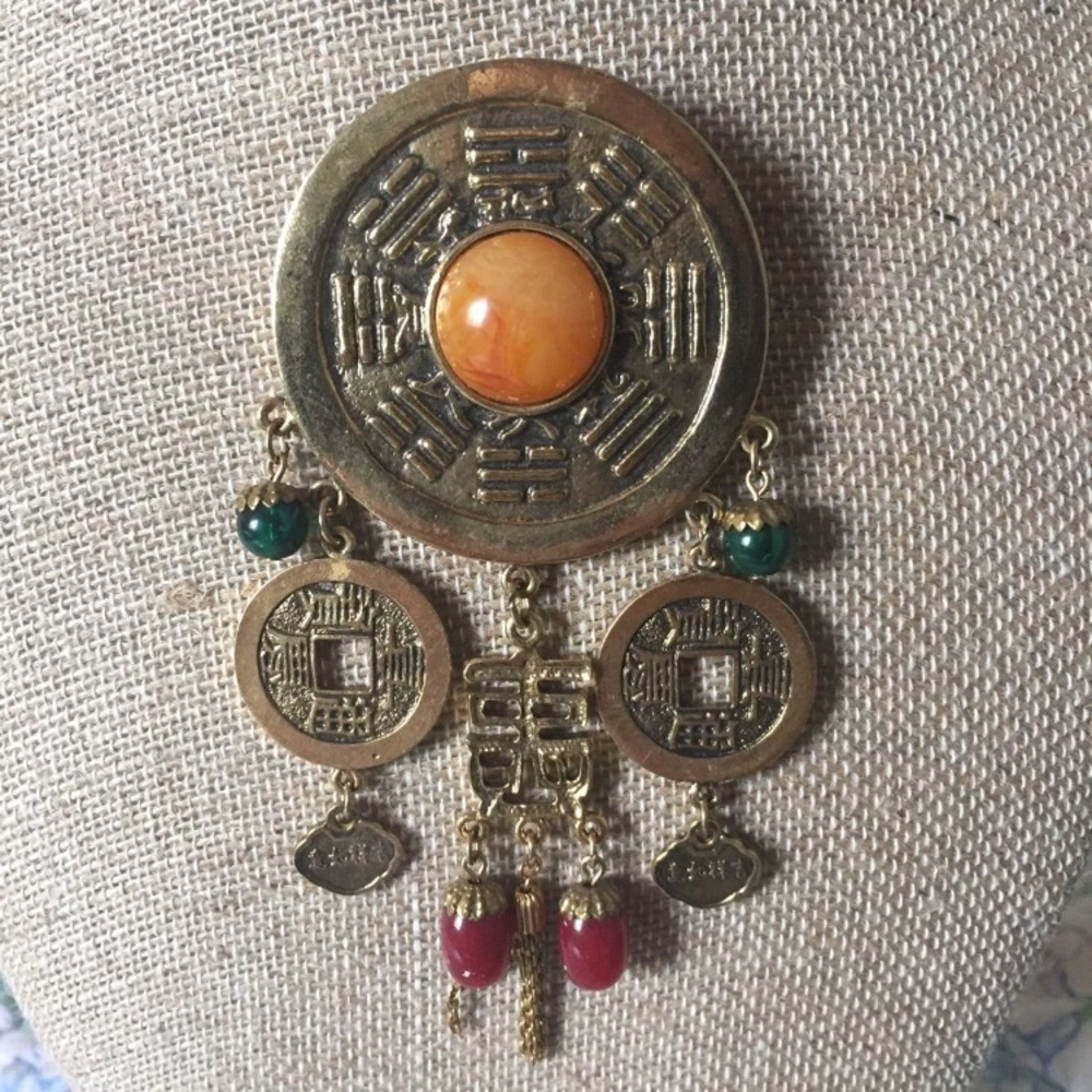 Hong Kong pendent